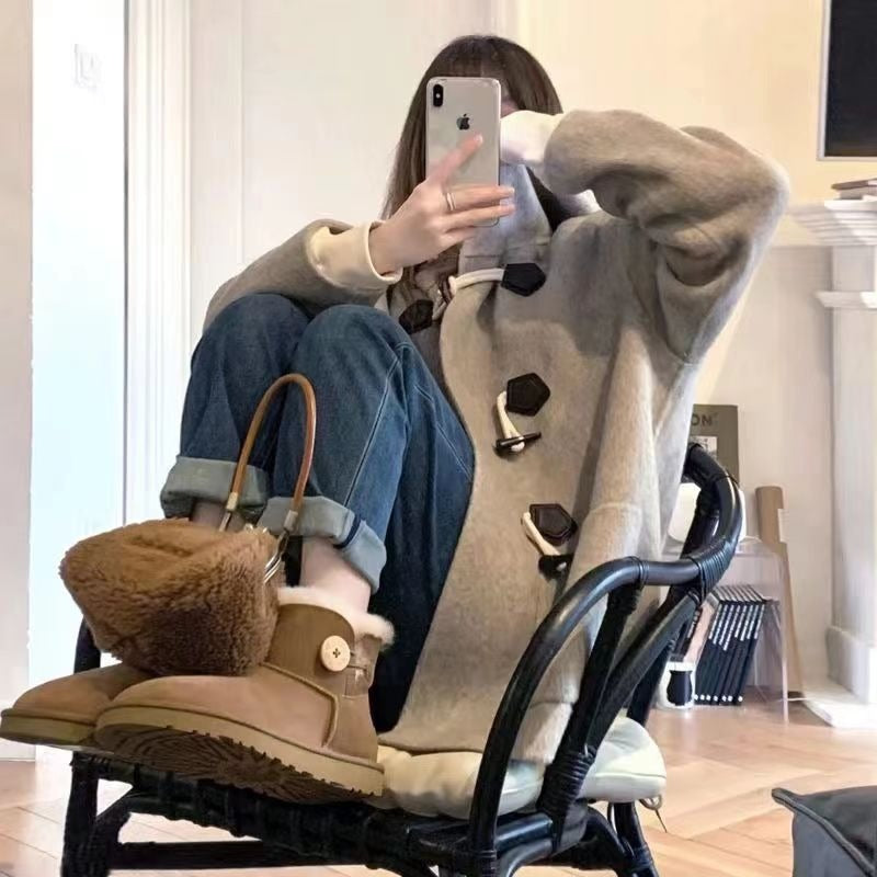 アウターコート ダッフルコート ショート丈コート 長袖 フード付き 前開き ポケット ウール ショート丈 かわいい 可愛い 大人可愛い きれいめ シンプル レトロ おしゃれ かっこいい カジュアル ラフ こなれ感 個性的 主役級 魅力的 存在感 抜け感 秋 冬 ベーシック ナチュラル エレガント キュート 無地 女性用 レディース ママ OL 通勤 学生 通学 デート お出かけ 旅行 休日 アウトドア ランチ カフェ ショッピング 普段使い 着回し S M L XL 2XL トレンド モテ 暖かい 高見え