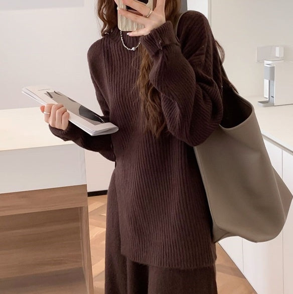 レディース スカート トップス ニット セットアップ 2点セット 上下セット マキシ 長袖 ラウンドネック ストレート フェミニン スリット サイドスリット ハイウエスト リブニット ボタン かわいい 大人可愛い きれいめ シンプル 上品 おしゃれ ガーリー エレガント ラブリー キュート ロマンティック ナチュラル 無地 秋 冬 デート お出かけ 旅行 レストラン 女子会 休日 暖かい 防寒 普段使い 着回し 清楚 トレンド 流行 フリーサイズ ワンサイズ 茶色 ブラウン グレー オフホワイト 水色