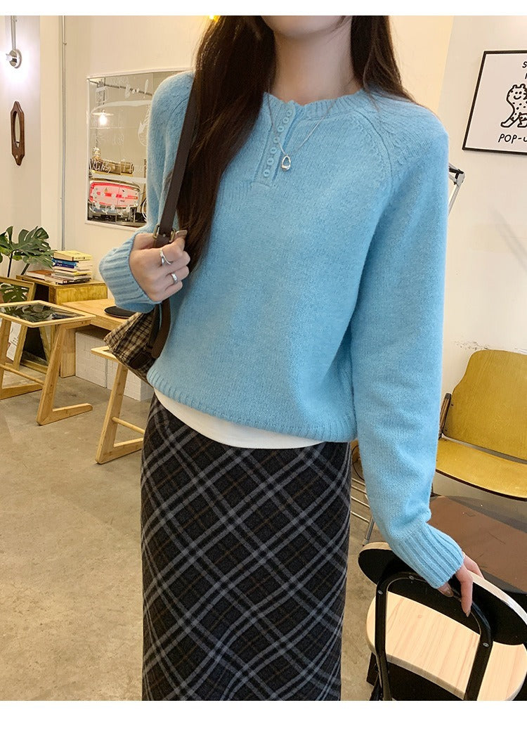 レディース トップス ニット セーター プルオーバー ミディアム 長袖 ラグラン ラウンドネック ボタン かわいい 大人可愛い きれいめ シンプル カジュアル 上品 おしゃれ こなれ感 個性的 ベーシック ナチュラル 無地 春 秋 冬 ママ 通勤 学生 学校 通学 デート お出かけ 旅行 公園 女子会 休日 ショッピング お花見 合コン コンパ 婚活 モテ 清楚 定番 S M L 黒 グレー ベージュ ブルー ベーシックカラー 大人カラー