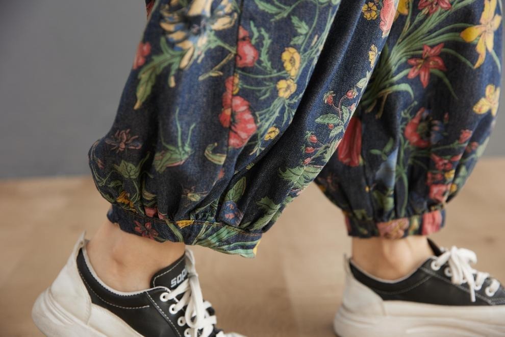 バルーンパンツ サルエルパンツ レディース パンツ ボトムス デニム ロングパンツ ワイドパンツ ハーレムパンツ ロング 切り替え ポケット ウエストゴム かわいい 大人可愛い きれいめ シンプル カジュアル 上品 おしゃれ レトロ こなれ感 ガーリー 抜け感 ベーシック 花柄 フラワー 春 秋 学生 学校 通学 お出かけ お泊まり 休日 高原 ガーデン ショッピング カフェ 普段使い 着回し 体型カバー 定番 M L XL 2XL 大きいサイズ ゆったり ネイビー