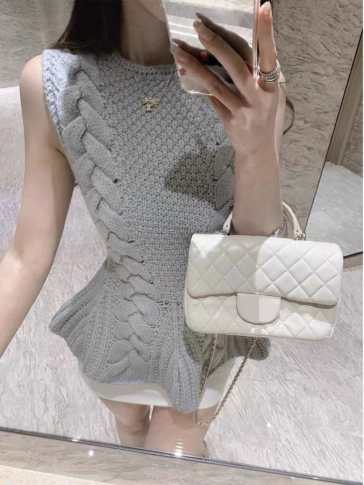 レディース トップス ニット 袖なし かわいい 大人可愛い きれいめ シンプル 上品 おしゃれ かっこいい キュート 無地 春 夏 デート お出かけ お泊まり 女子会 休日 ショッピング ライブ お花見 合コン カフェ 婚活 フェス ランチ コーデ 普段使い 着回し モテ フリーサイズ グレー アプリコット 編み込み こなれ感 抜け感 ラブリー キュート ママ 通勤 通学 デート アウトドア イベント リゾート 公園 バカンス 高原 ホテル ガーデン ショッピング 発表会 コンパ お家時間 普段使い