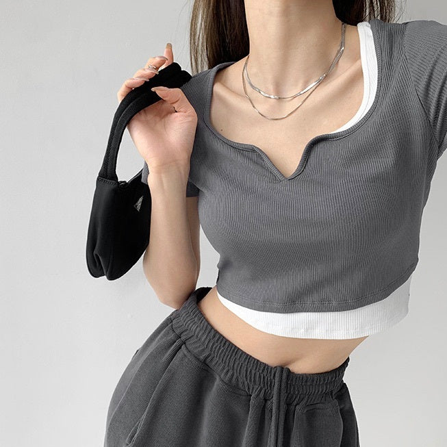 レディース トップス カットソー プルオーバー Tシャツ 半袖 キーネック スリム 細身 スマート フェミニン ストリート アメカジ バイカラー 配色 お腹見せ かわいい 大人可愛い きれいめ シンプル カジュアル おしゃれ かっこいい レトロ こなれ感 ラフ メンズライク マニッシュ ボーイッシュ スポーティー クール キュート ベーシック アメリカン アクティブ ナチュラル 無地 夏 お出かけ 楽ちん 普段使い 着回し 流行 定番 フリーサイズ ワンサイズ 白 ホワイト 黒 ブラック グレー ベージュ