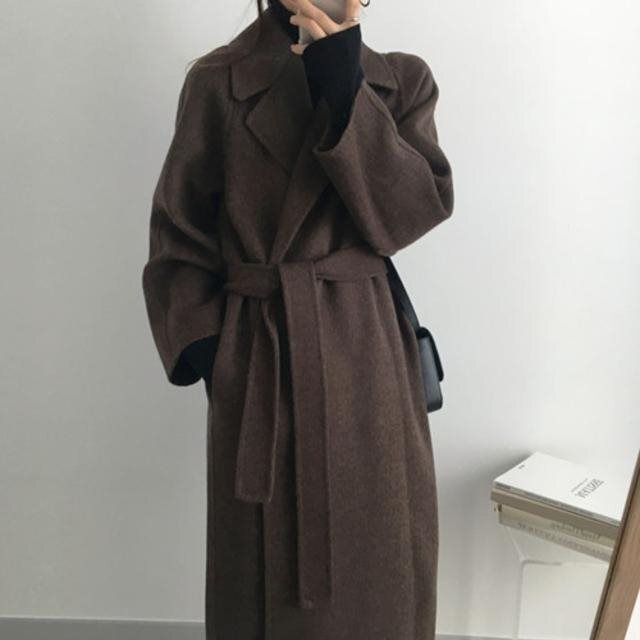 レディース コート アウター 上着 前開き ロングコート 膝下 ミモレ 長袖 Vネック 襟付き ストレート Iライン ベルト ウエストリボン ポケット 前開き ベルト付き かわいい 大人可愛い きれいめ シンプル カジュアル 上品 無地 秋 冬 オフィス 通勤 デート お出かけ パーティー イベント レストラン 女子会 休日 ホテル ショッピング カフェ 楽ちん 暖かい 防寒 体型カバー 普段使い モテ S M L XL 2XL 大きいサイズ 黒 ブラック 茶色 ブラウン グレー ベージュ