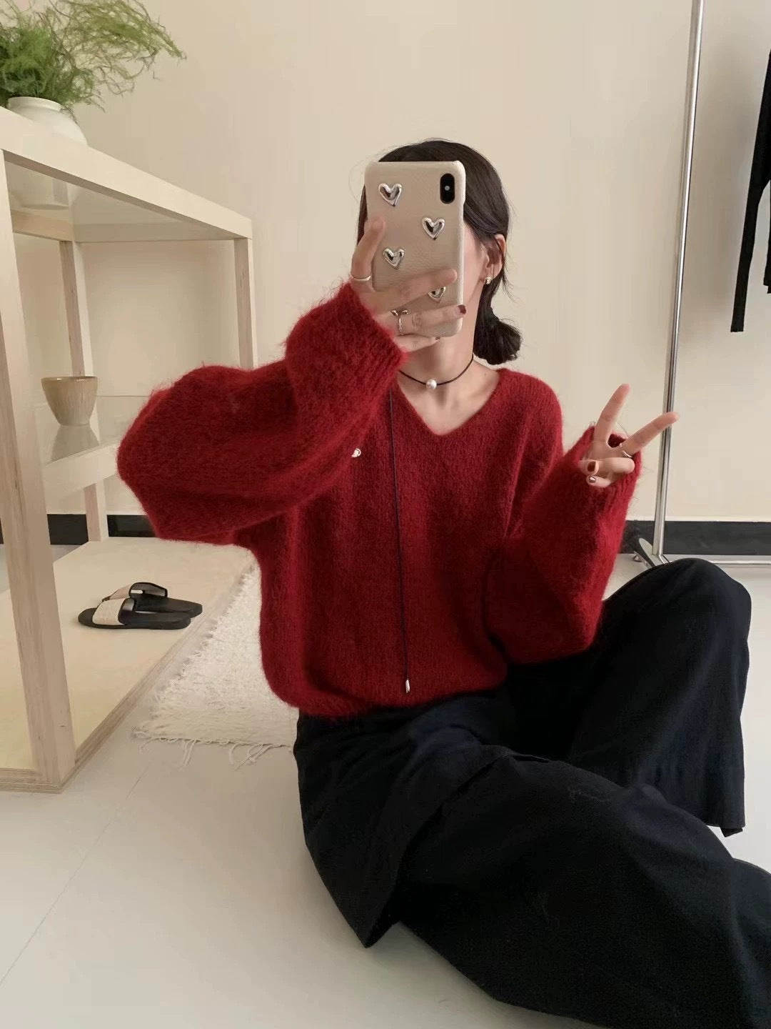 レディース トップス ニット セーター プルオーバー ミドル丈 長袖 ドロップショルダー Vネック ワイド 大人可愛い シンプル カジュアル おしゃれ かっこいい こなれ感 個性的 主役級 存在感 抜け感 ヴィンテージ 都会的 ベーシック 無地 秋 冬 ロングシーズン ママ オフィス ビジネス 通勤 デート お出かけ アウトドア 旅行 女子会 重ね着 韓国 オルチャン 楽ちん 暖かい 体型カバー 普段使い 着回し モテ トレンド 流行 インスタ映え ゆったり フリーサイズ レッド 春カラー