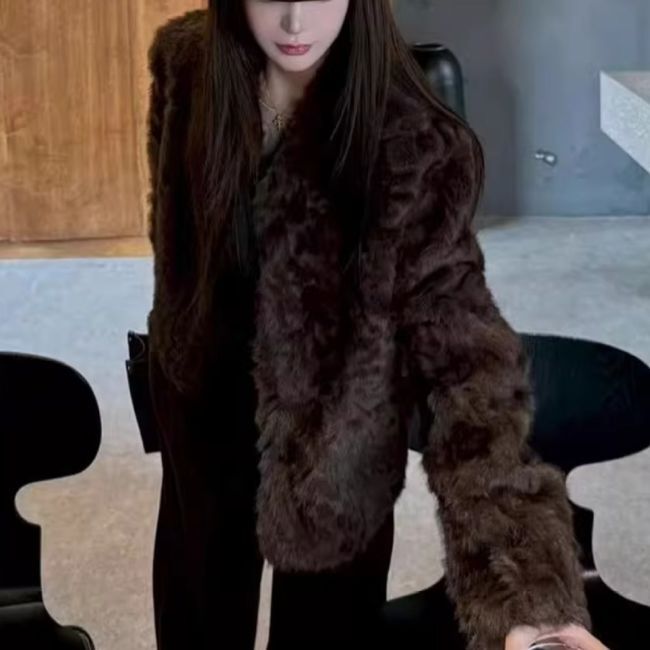 レディース コート アウター ファー フェミニン もこもこ 中綿 かわいい 大人可愛い きれいめ シンプル カジュアル おしゃれ レトロ こなれ感 エレガント とろみ感 ラブリー キュート 都会的 ラグジュアリー 無地 秋 冬 OL 通勤 通学 デート お出かけ リゾート 旅行 公園 女子会 休日 ホテル ショッピング カフェ ランチ 韓国 オルチャン コーデ 楽ちん 暖かい 防寒 体型カバー プチプラ 普段使い 着回し モテ トレンド 流行 インスタ映え 定番 S M L 茶色 ブラウン ベージュ