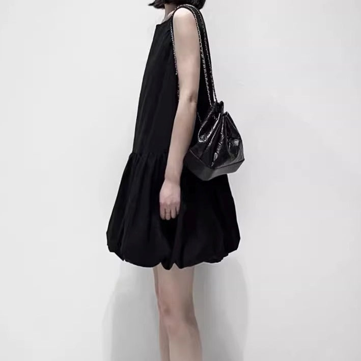 ワンピース ミニワンピース ノースリーブワンピース ラウンドネック バルーンスカート ミニ丈 かわいい 可愛い 大人可愛い きれいめ シンプル レトロ おしゃれ かっこいい カジュアル こなれ感 個性的 魅力的 主役級 存在感 抜け感 春 夏 ベーシック ナチュラル エレガント フェミニン ガーリー 無地 女性用 レディース ママ OL 通勤 学生 通学 デート お出かけ ランチ 旅行 休日 カフェ ディナー ショッピング コンパ 普段使い デイリー 着回し 重ね着 脚長 S M L XL トレンド モテ