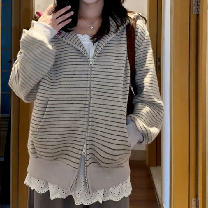 ダブルジッパー レディース トップス カーディガン パーカー 上着 羽織 前開き 長袖 フード ファスナー ポケット きれいめ シンプル カジュアル おしゃれ こなれ感 ラフ ルーズ カレッジ風 学生風 ベーシック アクティブ ナチュラル ボーダー 春 秋 ロングシーズン ママ 通勤 学生 学校 通学 部活 デート お出かけ アウトドア キャンプ イベント 旅行 公園 女子会 休日 高原 ショッピング ライブ お花見 ランチ お家時間 重ね着 普段使い 着回し 定番 フリーサイズ ゆったり ベージュ