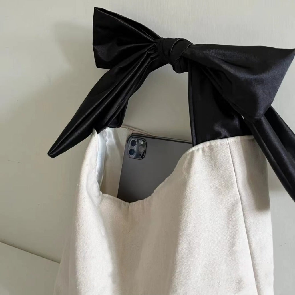 バッグ ショルダー 肩がけ 大容量 便利 リボン かわいい 大人可愛い きれいめ シンプル カジュアル 上品 お洒落 キュート 無地 オフィス OL 通勤 デート お出かけ 運動 アウトドア イベント 旅行 お買い物 女子会 スポーツ 休日 普段使い コーデ モテ 春 夏 秋 冬 お食事会 白 レディース 手持ち 便利 コンパクト 軽量 スリム 自立 こなれ感 ラフ スポーティー ラブリー パーティー リゾート 普段使い 韓国 コーデ スタイル 高見え モテ インスタ映え シーズンレス お食事会