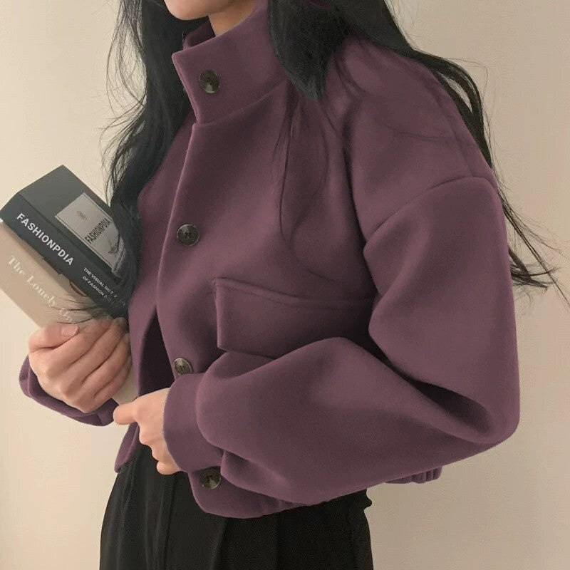レディース ジャケット アウター 上着 羽織 前開き ショート ミドル丈 長袖 ドロップショルダー スタンドカラー ワイド オーバーサイズ ポケット ボタン アメカジ かわいい 大人可愛い シンプル カジュアル おしゃれ かっこいい こなれ感 ラフ 抜け感 ナチュラル 無地 秋 冬 ママ 通勤 学生 学校 通学 デート お出かけ 旅行 公園 女子会 休日 ショッピング お花見 カフェ 普段使い 着回し M L XL ゆったり ブラック ブラウン グレー ベージュ ベーシックカラー パープル