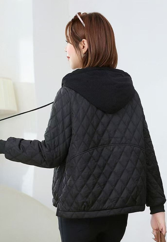 中綿コート レディース コート アウター 上着 ミディアム キルティングコート 長袖 フード ポケット ボタン 大人可愛い シンプル カジュアル おしゃれ ベーシック ナチュラル 無地 秋 冬 ママ 通勤 学生 学校 通学 デート お出かけ 旅行 公園 女子会 休日 ショッピング カフェ 普段使い 着回し L XL 2XL 3XL 大きいサイズ ブラック ベージュ ベーシックカラー