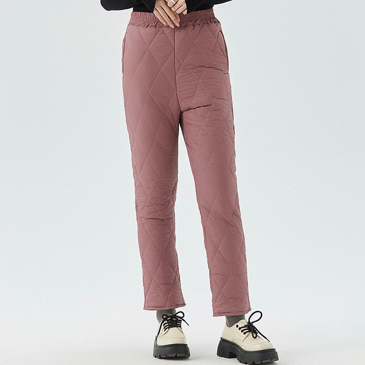 レディース パンツ ボトムス テーパードパンツ ロングパンツ アンクル丈 クロップド丈 ストリート ウエストゴム アメカジ フリース 厚手 裏起毛 綿 コットン おしゃれ かっこいい レトロ ベーシック アメリカン カントリー アクティブ ナチュラル ワイルド チェック 菱形 秋 冬 アウトドア キャンプ 旅行 楽ちん 暖かい 防寒 体型カバー 美脚 脚長 トレンド 流行 定番 M L XL 2XL 3XL 4XL 小さいサイズ 大きいサイズ ビッグ ゆったり ゆる 黒 ブラック グレー ベージュ ピンク