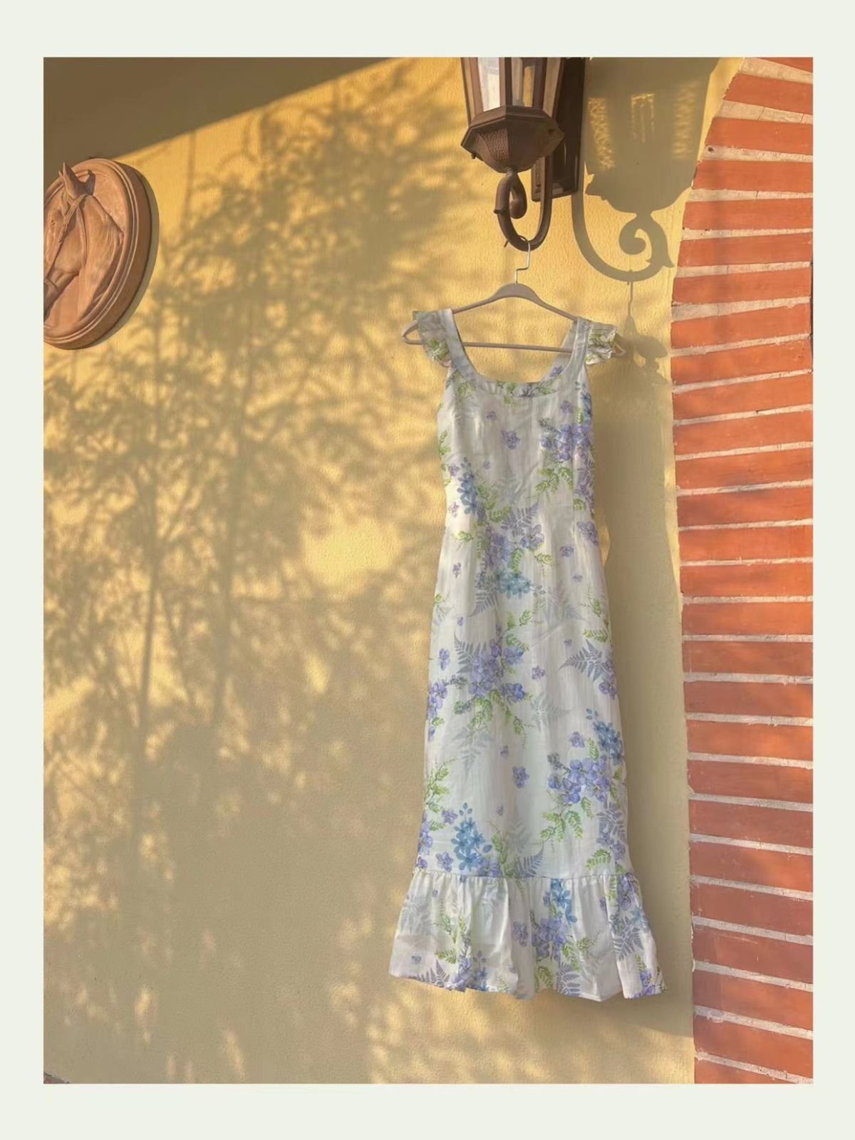 シャツ ベスト 無地 夏 きれいめ 通勤 春夏 前開き 袖なし 膝丈 ラウンドネック シンプル 上品 リボン サイドボタン 蝶 ボタン ポリエステル