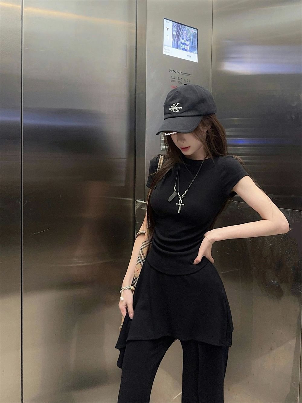 レディース Tシャツ パンツ 半袖 無地 スリム 春夏 カジュアル きれいめ 通勤 春 フレア 夏 シンプル ロング シャツ アシンメトリー 切り替えデザイン セットアップ 都会的 ポリエステル