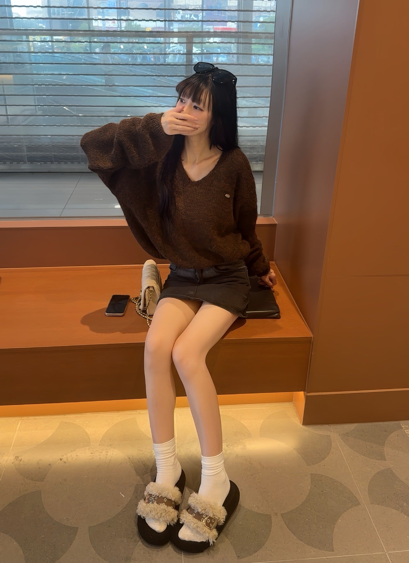 レディース トップス ニット セーター プルオーバー ミドル丈 長袖 ドロップショルダー Vネック ワイド 大人可愛い シンプル カジュアル おしゃれ かっこいい こなれ感 個性的 主役級 存在感 抜け感 ヴィンテージ 都会的 ベーシック 無地 秋 冬 ロングシーズン ママ オフィス ビジネス 通勤 デート お出かけ アウトドア 旅行 女子会 重ね着 韓国 オルチャン 楽ちん 暖かい 体型カバー 普段使い 着回し モテ トレンド 流行 インスタ映え ゆったり フリーサイズ レッド 春カラー