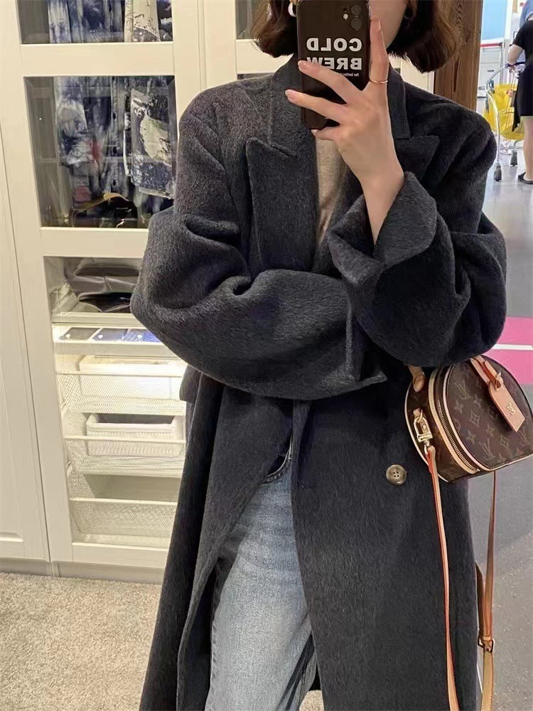レディース コート アウター 上着 ロングコート ダブルボタン ロング 長袖 Vネック Iライン かわいい 大人可愛い きれいめ シンプル カジュアル 上品 おしゃれ こなれ感 モード系 主役級 存在感 抜け感 都会的 無地 秋 冬 通勤 デート お出かけ お泊まり パーティー イベント リゾート 旅行 レストラン 女子会 休日 バカンス ホテル ショッピング カフェ 暖かい 防寒 体型カバー 普段使い S M 白 ホワイト 黒 ブラック 茶色 ブラウン グレー