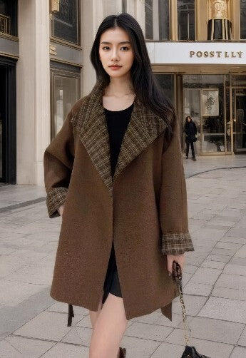 襟2way レディース アウター 上着 羽織 前開き ミディアム 膝上 長袖 ラグラン 襟付き スタンドカラー ワイド オーバーサイズ ベルト ウエストマーク ボタン かわいい 大人可愛い シンプル カジュアル 上品 おしゃれ レトロ こなれ感 エレガント 抜け感 シック 無地 チェック 秋 冬 ママ 通勤 学生 学校 通学 デート お出かけ 旅行 レストラン 女子会 休日 ホテル ショッピング カフェ 普段使い 着回し S M L ゆったり ゆる グレー ベーシックカラー 秋カラー
