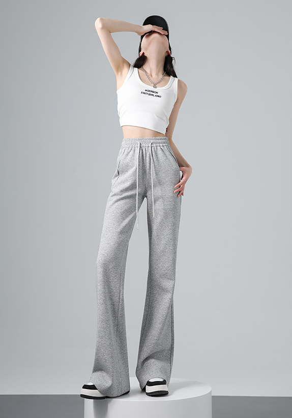 レディース パンツ ボトムス スウェットパンツ ロング フレア セミフレア ウエストマーク ウエストリボン かわいい シンプル カジュアル おしゃれ かっこいい こなれ感 ラフ メンズライク 個性的 抜け感 無地 春 夏 秋 冬 オールシーズン 学生 学校 通学 部活 お泊まり アウトドア 旅行 公園 休日 コーデ 楽ちん 普段使い 着回し トレンド 定番 S M L XL 白 ホワイト 黒 ブラック ライトグレー ダークグレー