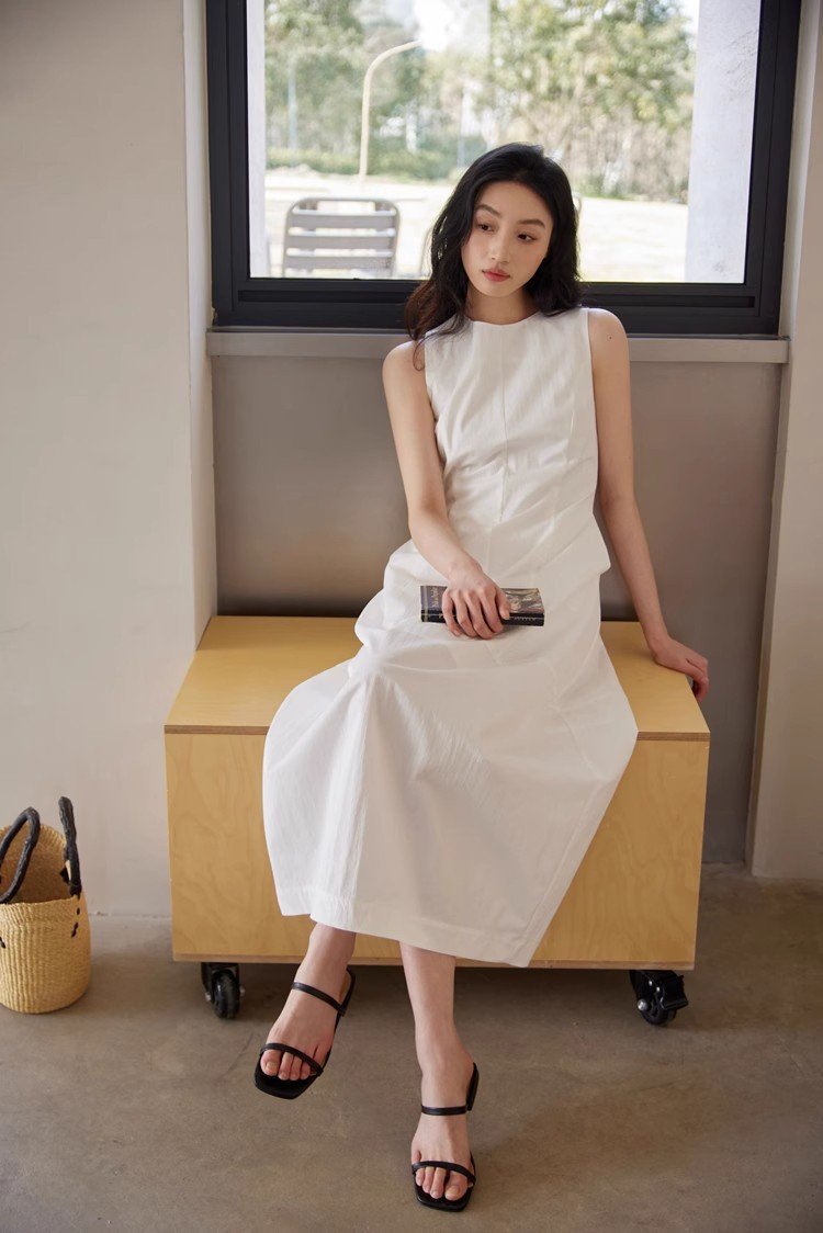 ワンピース ノースリーブ 無地 春夏 きれいめ 袖なし 春 白 夏 ラウンドネック シンプル ミモレ ロング 上品 ブラック