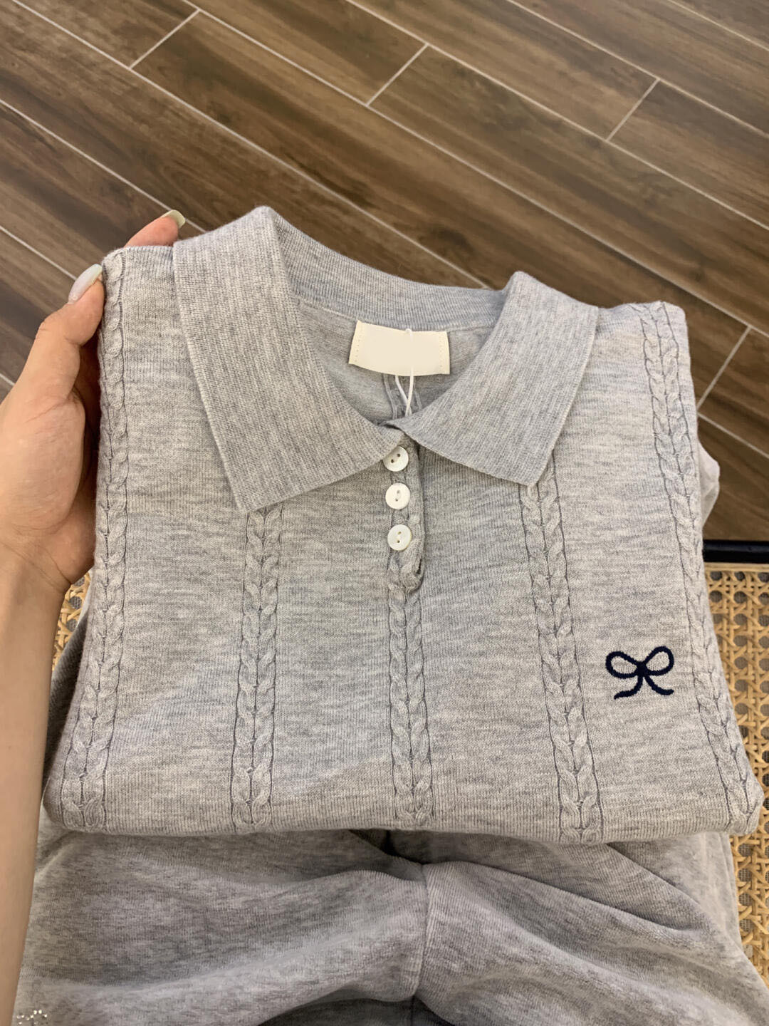 レディース シャツ トップス Tシャツ 半袖 スリム ニット 夏 カジュアル 普段使い 休日 お出かけ 着回し ブラウス 羽織り おしゃれ 通勤 大人可愛い 韓国風 春夏 夏服 涼しい さらっと ゆるシルエット 重ね着 前開き シャツワンピ Gパン ミニ 袖なし Vネック ワイド