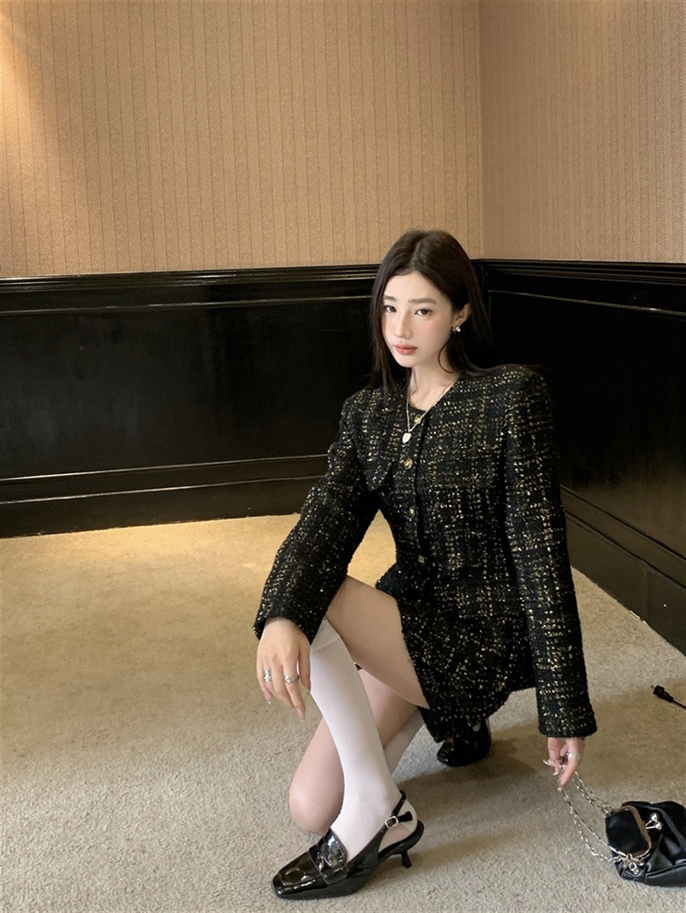 レディース ジャケット パンツ ボトムス セットアップ ショートパンツ ショート 長袖 ラウンドネック 襟なし タイト スリム 細身 フリル ポケット ハイウエスト 前開き ボタン 大人可愛い きれいめ おしゃれ こなれ感 個性的 クール モード系 抜け感 都会的 無地 春 秋 冬 ロングシーズン ママ デート お出かけ 旅行 女子会 合コン 韓国 オルチャン 美脚 脚長 普段使い 着回し モテ 清楚 トレンド インスタ映え S M L 黒 ブラック