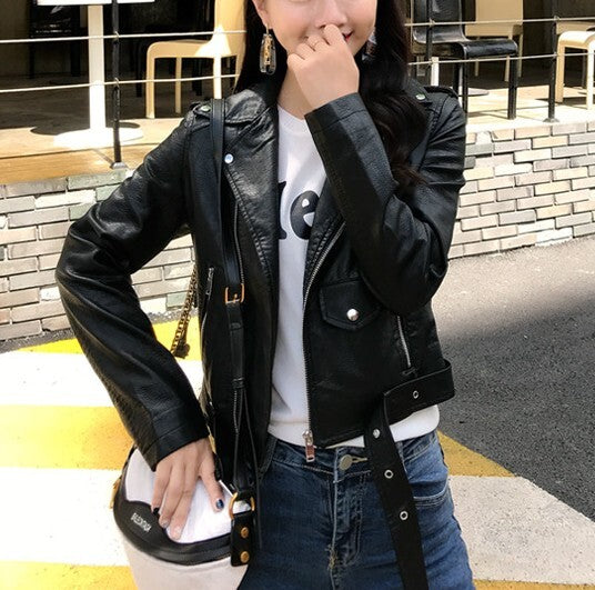 レディース ジャケット アウター 上着 羽織 前開き レザージャケット ライダースジャケット ショート 長袖 Vネック 襟付き タイト スリム 細身 ファスナー ポケット フェイクレザー かわいい シンプル カジュアル おしゃれ こなれ感 クール キュート ナチュラル 無地 春 秋 ママ 通勤 学生 学校 通学 デート お出かけ 旅行 女子会 休日 ショッピング お花見 カフェ 普段使い 着回し M L XL 2XL 3XL 大きいサイズ ブラック ピンク ベーシックカラー