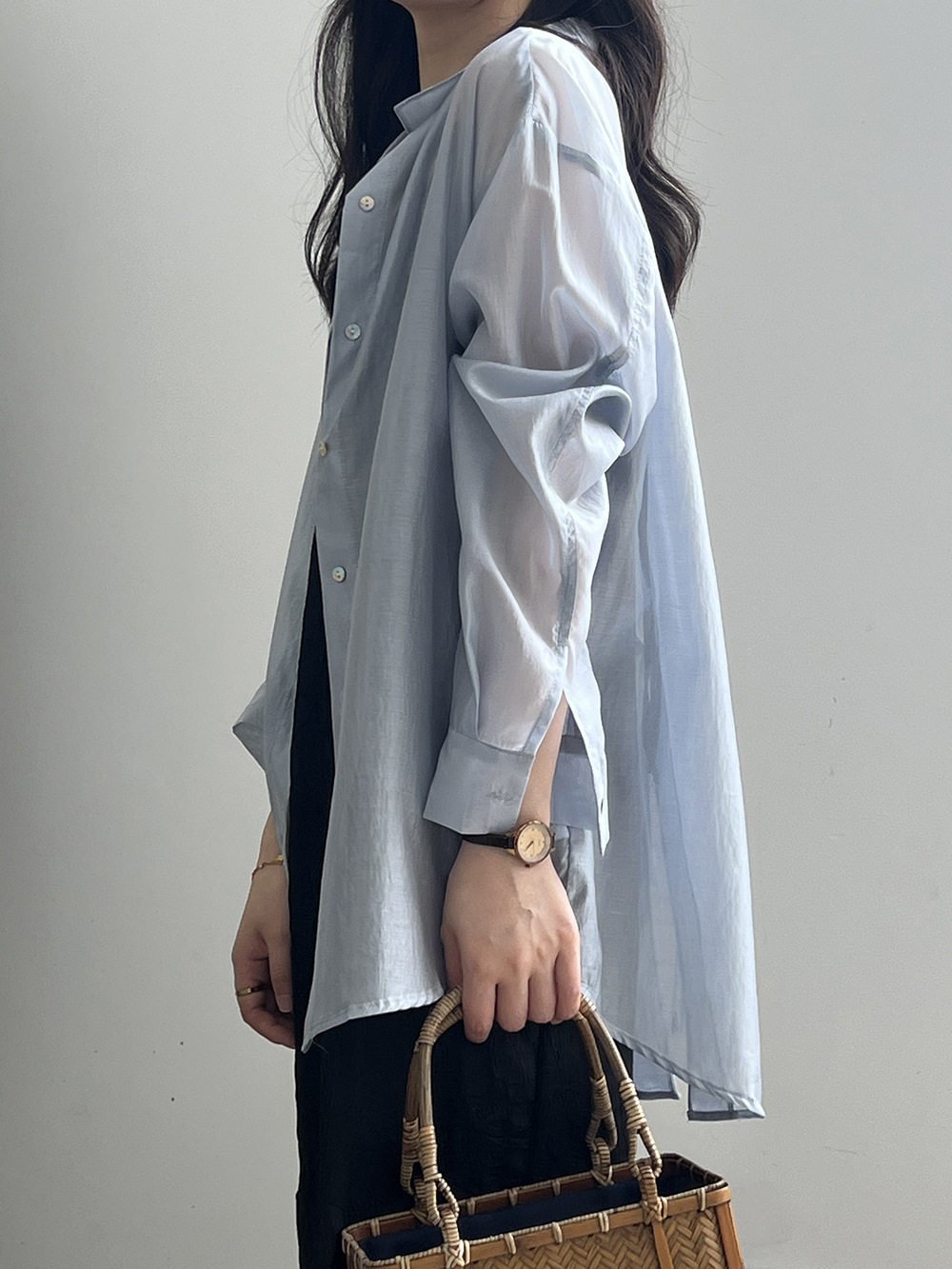 レディース シャツ ジャケット 長袖 春夏 きれいめ 通勤 前開き 春 白 夏 タイト 細身 薄手 スリット 襟付き タイ 都会的 レギュラー ボタン ポリエステル 着痩せ UVカット