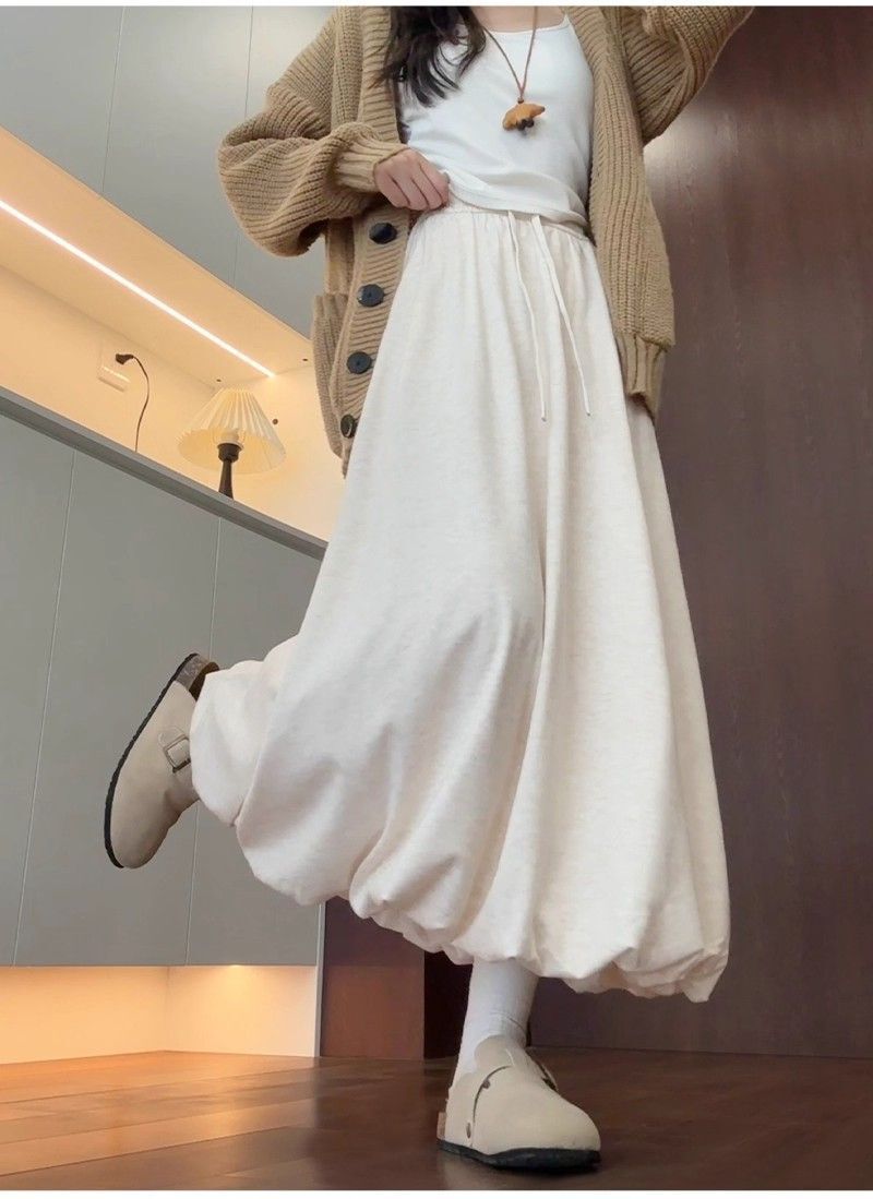 レディース スカート ロングスカート ロング 丈長 かわいい 大人可愛い きれいめ シンプル カジュアル 上品 おしゃれ ラブリー キュート 無地 オールシーズン 誕生日 母の日 ママ デート お出かけ アウトドア キャンプ イベント リゾート 旅行 海 レストラン 女子会 休日 バカンス 高原 ホテル ガーデン ショッピング コンサート ライブ お花見 合コン 婚活 モノトーン ランチ お家時間 コーデ 楽ちん 体型カバー 着回し モテ 清楚 定番 S M L XL 白 黒 グレー ダークグレー