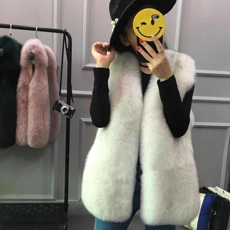 レディース ベスト アウター 上着 ファー 羽織 前開き ファーベスト ミドル丈 袖なし ノースリーブ フェミニン ふわふわ フェイクファー かわいい 大人可愛い きれいめ シンプル カジュアル 上品 おしゃれ こなれ感 ガーリー エレガント 存在感 抜け感 ラグジュアリー ベーシック 無地 秋 冬 デート お出かけ お泊まり 女子会 休日 暖かい 防寒 普段使い 着回し M L XL 2XL 3XL 大きいサイズ ゆったり ホワイト 黒 ブラック 茶色 ブラウン ライトグレー ダークグレー ベージュ