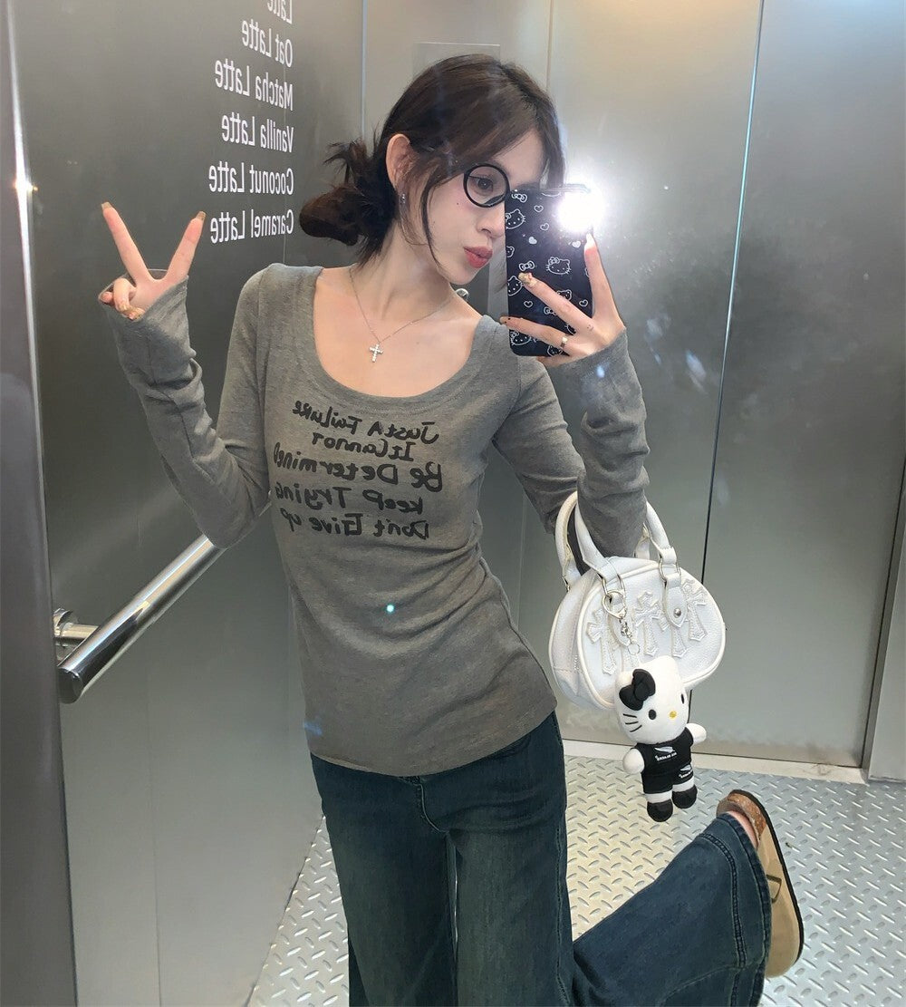 レディース トップス ロンT シャツ カットソー インナー 長袖 萌袖 Uネック ラウンドネック タイト スリム 細身 ストリート 伸縮性 アメカジ シンプル カジュアル おしゃれ こなれ感 ラフ 抜け感 無地 ロゴ 英字 春 夏 秋 冬 学生 通学 お出かけ イベント 公園 休日 ショッピング ライブ フェス モノトーン 韓国 オルチャン コーデ 楽ちん 普段使い 着回し 定番 S M L XL グレー ベーシックカラー 大人カラー