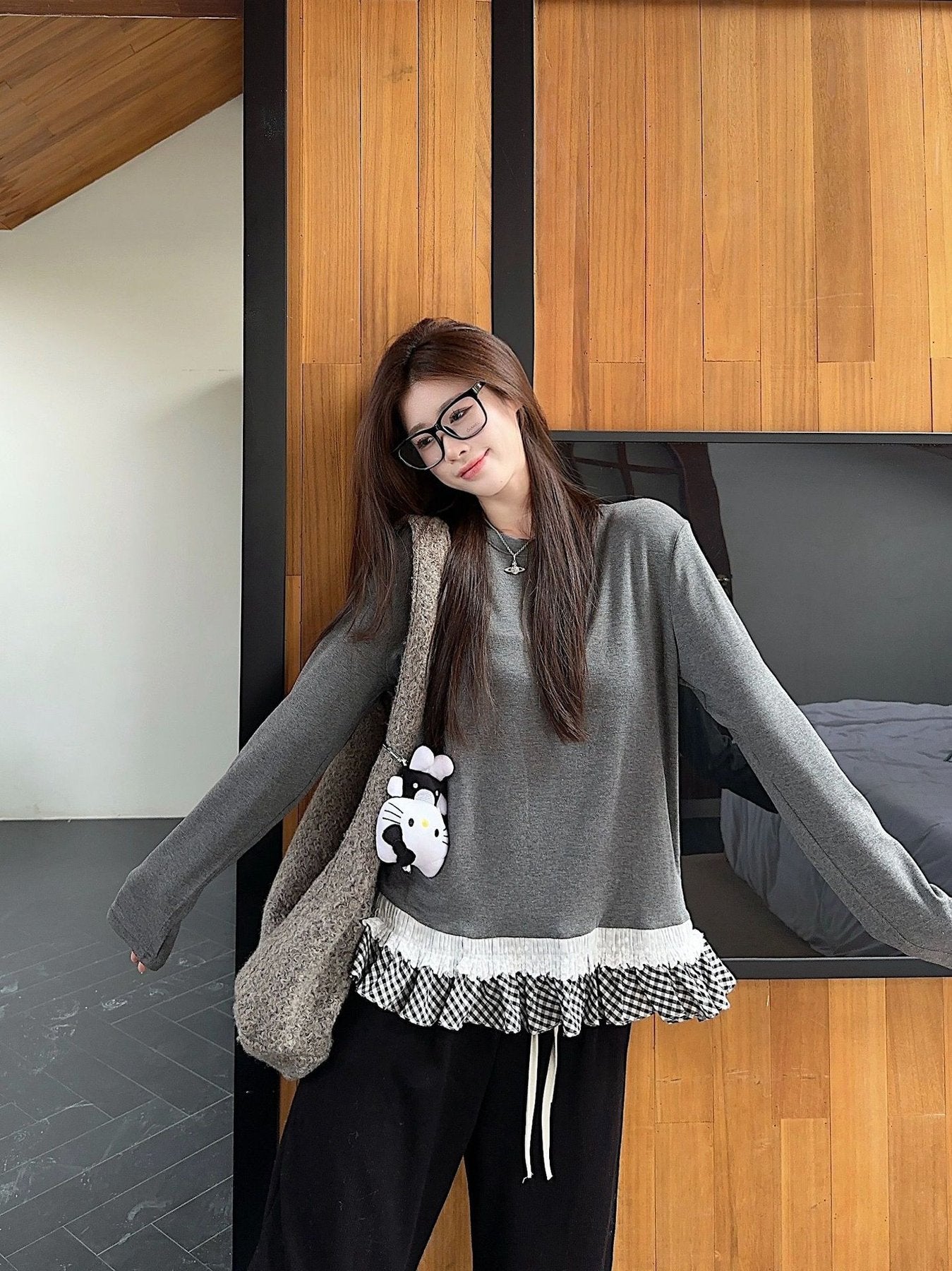 レディース トップス Tシャツ 長袖 ボーダー ストライプ チェック柄 ゆったり 秋冬 秋 きれいめ 体型カバー 花柄 膝丈 ラウンドネック レース 冬 上品 クルーネック シャツ 切り替えデザイン インナー ポリエステル 配色