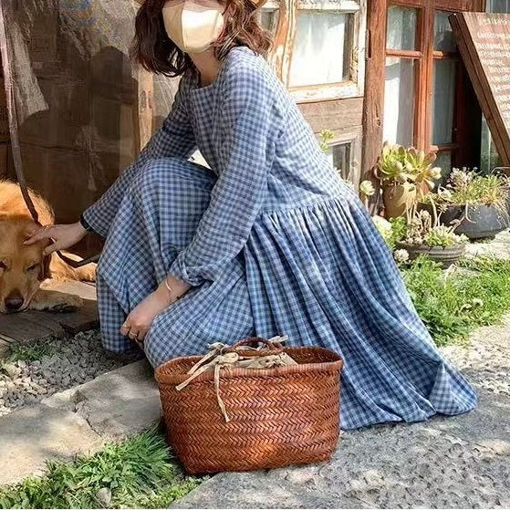 レディース ワンピース ロング マキシ 長袖 スクエアネック Aライン タック ウエストマーク かわいい 大人可愛い きれいめ シンプル カジュアル おしゃれ レトロ こなれ感 ラフ ガーリー ヴィンテージ ラブリー キュート クラシカル ベーシック カントリー ロマンティック ナチュラル チェック ギンガムチェック 春 秋 お出かけ イベント 女子会 休日 高原 ガーデン 楽ちん 体型カバー 普段使い 着回し モテ 清楚 トレンド 流行 定番 M L XL 2XL 小さいサイズ 大きいサイズ ブルー 青
