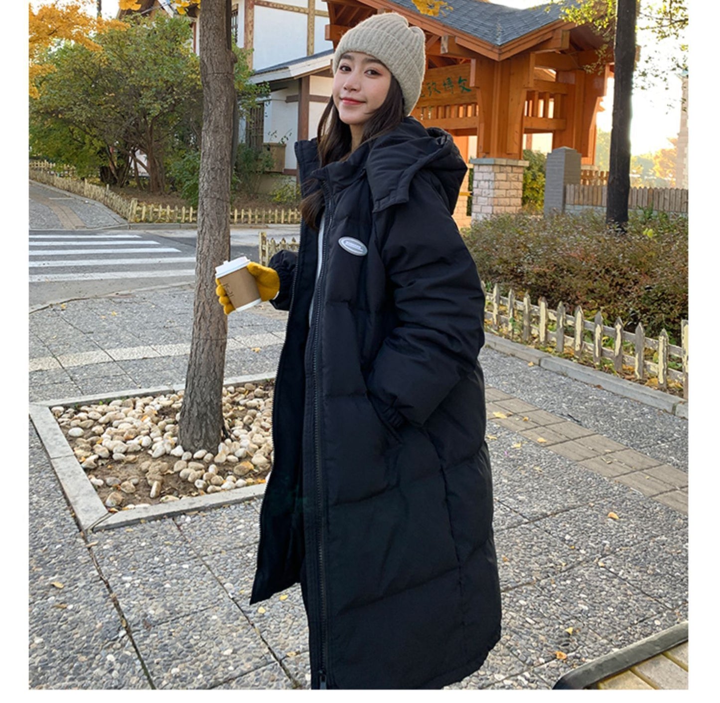 レディース ダウン アウター 上着 羽織 ロング 長袖 ハイネック フード ストレート Iライン ファスナー ポケット 前開き 大人可愛い シンプル おしゃれ 個性的 主役級 存在感 無地 秋 冬 ロングシーズン ママ オフィス ビジネス OL 通勤 デート お出かけ 旅行 公園 合コン 重ね着 韓国 オルチャン 暖かい 防寒 体型カバー 美脚 脚長 普段使い 着回し レイヤード モテ 清楚 トレンド 流行 インスタ映え S M L XL 大きいサイズ 白 ホワイト 黒 ブラック