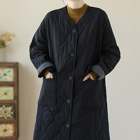 レディース コート アウター 上着 羽織 前開き ミディアム キルティングコート ロング ミドル丈 長袖 Vネック 襟なし ノーカラー ストレート ポケット ボタン キルティング 綿 コットン シンプル カジュアル おしゃれ レトロ こなれ感 ラフ ルーズ 抜け感 ナチュラル 無地 秋 冬 ママ 10代 20代 30代 40代 通勤 通学 お出かけ アウトドア キャンプ 旅行 ショッピング コーデ 楽ちん 暖かい 体型カバー 普段使い トレンド 流行 M L XL 2XL 黒 ブラック カーキ グリーン