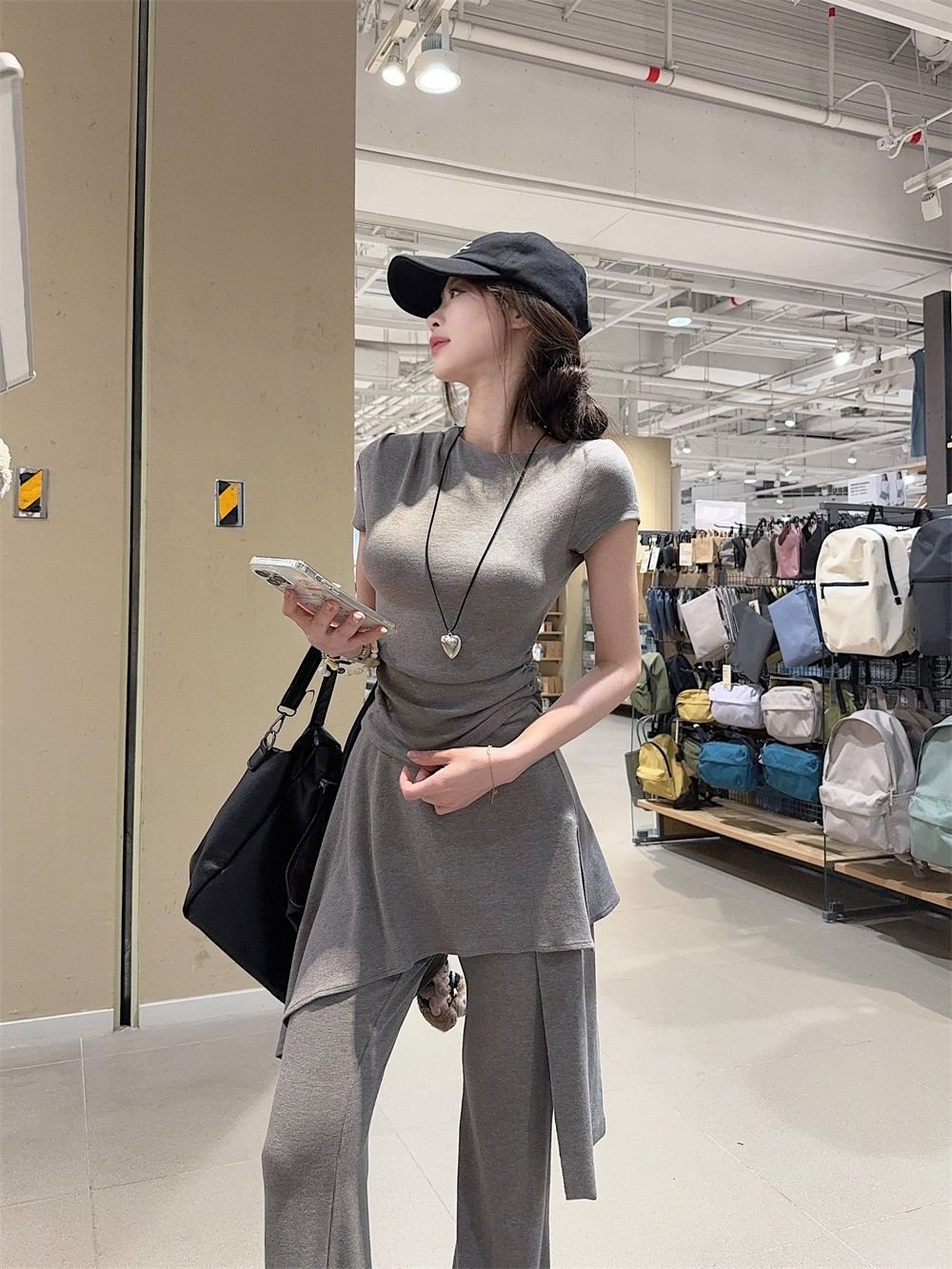 レディース Tシャツ パンツ 半袖 無地 スリム 春夏 カジュアル きれいめ 通勤 春 フレア 夏 シンプル ロング シャツ アシンメトリー 切り替えデザイン セットアップ 都会的 ポリエステル