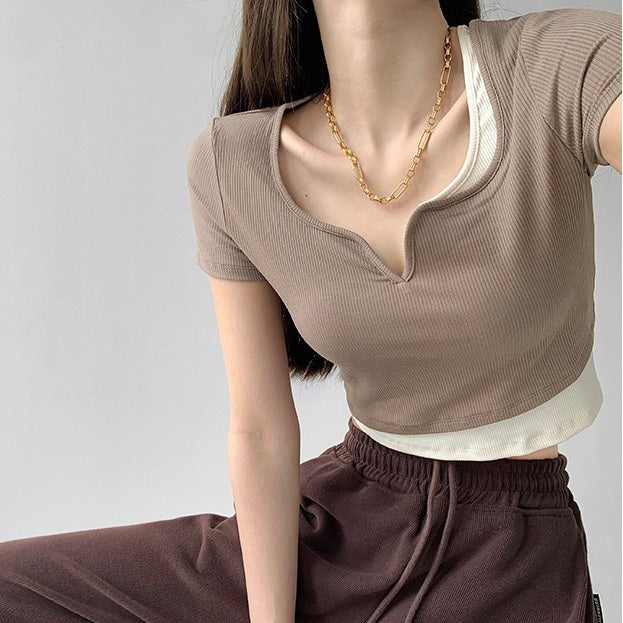 レディース トップス カットソー プルオーバー Tシャツ 半袖 キーネック スリム 細身 スマート フェミニン ストリート アメカジ バイカラー 配色 お腹見せ かわいい 大人可愛い きれいめ シンプル カジュアル おしゃれ かっこいい レトロ こなれ感 ラフ メンズライク マニッシュ ボーイッシュ スポーティー クール キュート ベーシック アメリカン アクティブ ナチュラル 無地 夏 お出かけ 楽ちん 普段使い 着回し 流行 定番 フリーサイズ ワンサイズ 白 ホワイト 黒 ブラック グレー ベージュ