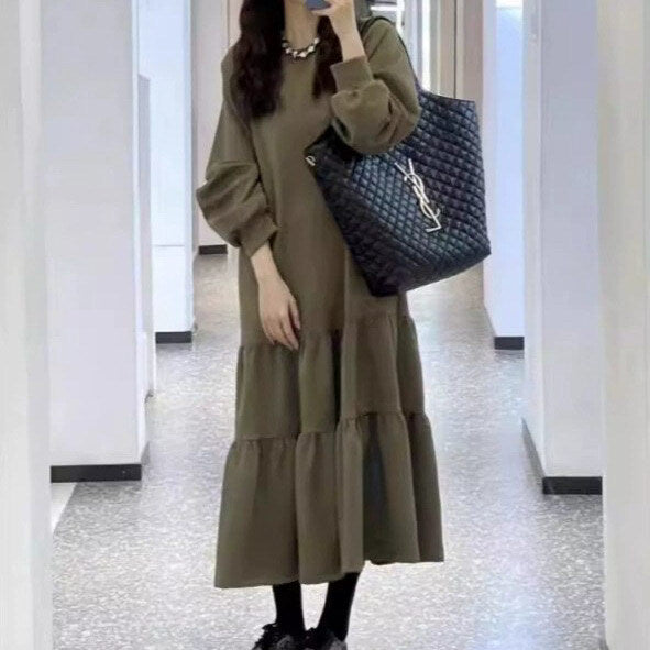 レディース ワンピース スウェット ティアード ロング 長袖 Aライン 切り替え フェミニン ギャザー かわいい 大人可愛い きれいめ シンプル カジュアル 上品 おしゃれ こなれ感 ガーリー 抜け感 ベーシック 無地 春 秋 通勤 学生 学校 通学 デート お出かけ お泊まり 女子会 休日 高原 ガーデン ショッピング カフェ 体型カバー 普段使い 着回し 清楚 定番 XL 2XL 3XL 4XL 大きいサイズ ゆったり 黒 ブラック グリーン