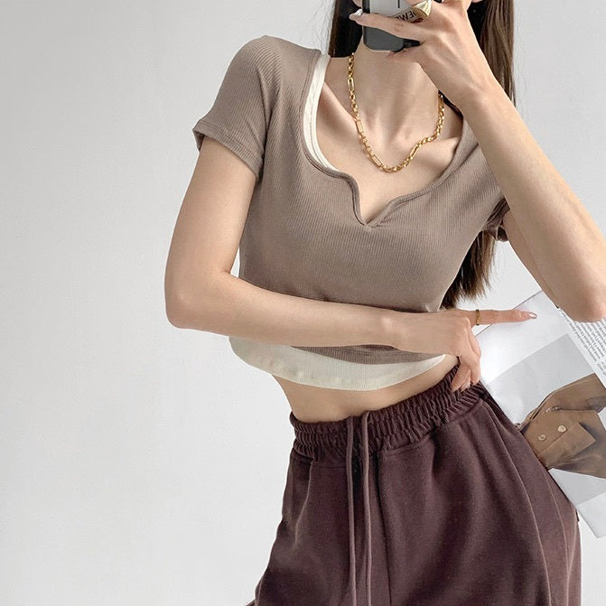 レディース トップス カットソー プルオーバー Tシャツ 半袖 キーネック スリム 細身 スマート フェミニン ストリート アメカジ バイカラー 配色 お腹見せ かわいい 大人可愛い きれいめ シンプル カジュアル おしゃれ かっこいい レトロ こなれ感 ラフ メンズライク マニッシュ ボーイッシュ スポーティー クール キュート ベーシック アメリカン アクティブ ナチュラル 無地 夏 お出かけ 楽ちん 普段使い 着回し 流行 定番 フリーサイズ ワンサイズ 白 ホワイト 黒 ブラック グレー ベージュ
