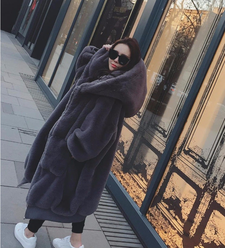 レディース コート ダウン アウター 上着 ロングコート ダウンコート 膝下 ロング 長袖 ハイネック オーバーサイズ ポケット 前開き フェイクレザー ファー 厚手 大人可愛い シンプル カジュアル おしゃれ かっこいい 個性的 主役級 存在感 都会的 無地 秋 冬 ロングシーズン ママ 通勤 通学 デート お出かけ 旅行 公園 女子会 合コン 韓国 オルチャン 暖かい 防寒 体型カバー 普段使い 着回し トレンド インスタ映え S M L XL 大きいサイズ 黒 ブラック グレー