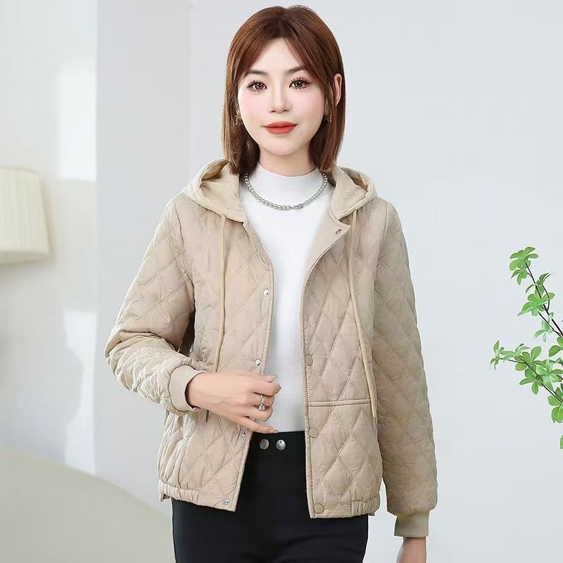 中綿コート レディース コート アウター 上着 ミディアム キルティングコート 長袖 フード ポケット ボタン 大人可愛い シンプル カジュアル おしゃれ ベーシック ナチュラル 無地 秋 冬 ママ 通勤 学生 学校 通学 デート お出かけ 旅行 公園 女子会 休日 ショッピング カフェ 普段使い 着回し L XL 2XL 3XL 大きいサイズ ブラック ベージュ ベーシックカラー