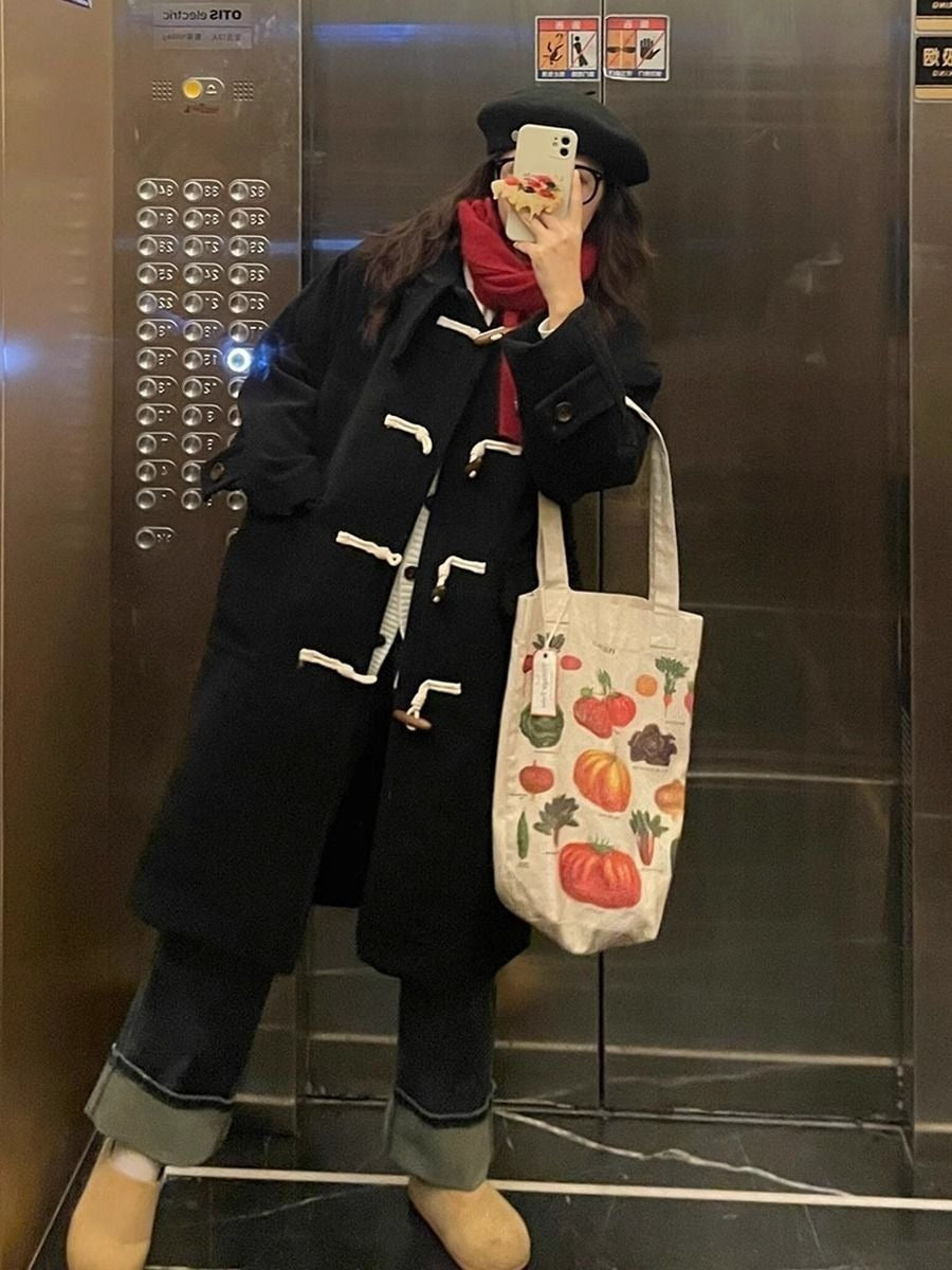 レディース コート ダッフルコート ロングダッフルコート ロング 長袖 ポケット 前開き かわいい 大人可愛い シンプル カジュアル おしゃれ こなれ感 ラフ 主役級 存在感 抜け感 キュート カレッジ風 学生風 ベーシック ナチュラル 清潔感 無地 秋 冬 デート お出かけ 女子会 休日 ショッピング カフェ 重ね着 暖かい 防寒 体型カバー 普段使い 着回し レイヤード 定番 スタイルアップ S M L XL ゆったり ゆる 黒 ブラック