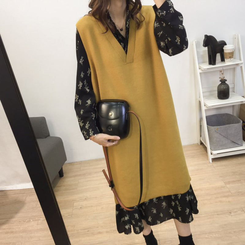 レディース ワンピース ニット ニットワンピ 膝下 ロング ミドル丈 袖なし ノースリーブ Vネック ストレート Iライン 薄手 大人可愛い シンプル カジュアル おしゃれ こなれ感 個性的 主役級 存在感 抜け感 都会的 無地 春 秋 冬 ロングシーズン ママ 通勤 通学 デート お出かけ 旅行 重ね着 韓国 オルチャン 楽ちん 体型カバー 普段使い 着回し レイヤード 流行 インスタ映え ゆったり ゆる フリーサイズ 黄色 イエロー