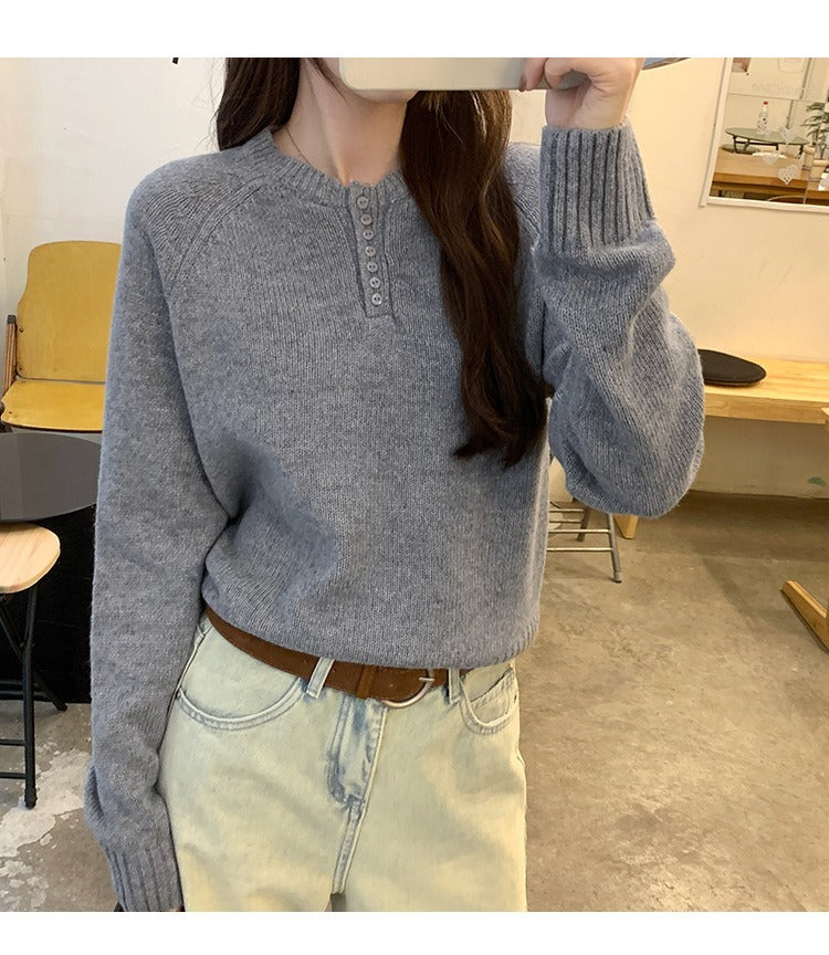 レディース トップス ニット セーター プルオーバー ミディアム 長袖 ラグラン ラウンドネック ボタン かわいい 大人可愛い きれいめ シンプル カジュアル 上品 おしゃれ こなれ感 個性的 ベーシック ナチュラル 無地 春 秋 冬 ママ 通勤 学生 学校 通学 デート お出かけ 旅行 公園 女子会 休日 ショッピング お花見 合コン コンパ 婚活 モテ 清楚 定番 S M L 黒 グレー ベージュ ブルー ベーシックカラー 大人カラー
