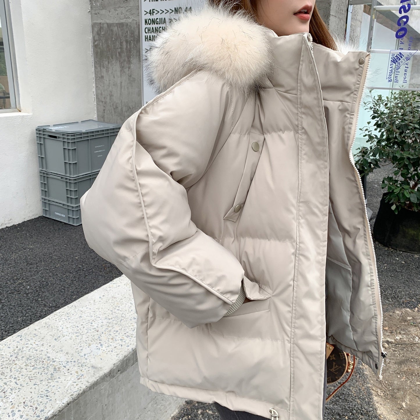 アウター ジャケット ミディアム丈ジャケット 長袖 フード付き 前開き ボタン ファスナー ミディアム丈 ポケット 中綿 かわいい 可愛い 大人可愛い きれいめ シンプル レトロ おしゃれ かっこいい カジュアル こなれ感 個性的 主役級 存在感 抜け感 秋 冬 ベーシック ナチュラル エレガント 無地 女性用 レディース ママ OL 通勤 学生 通学 デート お出かけ 旅行 休日 アウトドア カフェ ショッピング 普段使い デイリー 着回し S M L XL 2XL トレンド モテ 暖かい 高見え