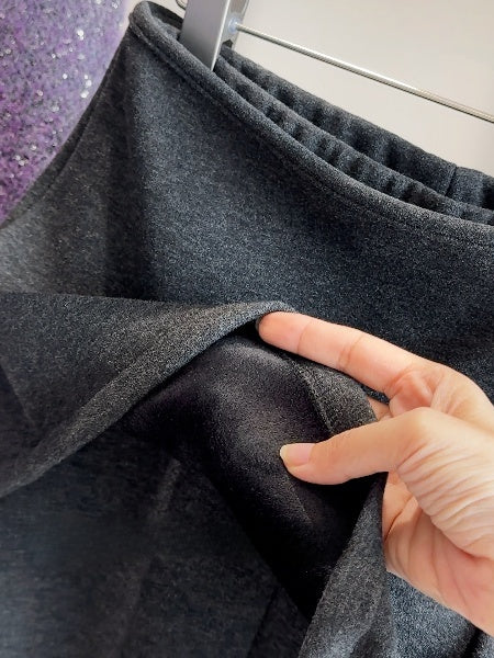 2点セット レディース パンツ ボトムス セットアップ フレア ロングパンツ 丈長 フルレングス ワイド 裾ワイド ウエストゴム 大人可愛い きれいめ シンプル カジュアル おしゃれ かっこいい メンズライク ルーズ 個性的 クール モード系 存在感 ワイルド 無地 春 秋 冬 ママ 通勤 学生 学校 通学 デート お出かけ お泊まり アウトドア キャンプ イベント 旅行 公園 女子会 休日 ショッピング ライブ お花見 カフェ 重ね着 体型カバー 美脚 脚長 トレンド M L XL 黒 ダークグレー
