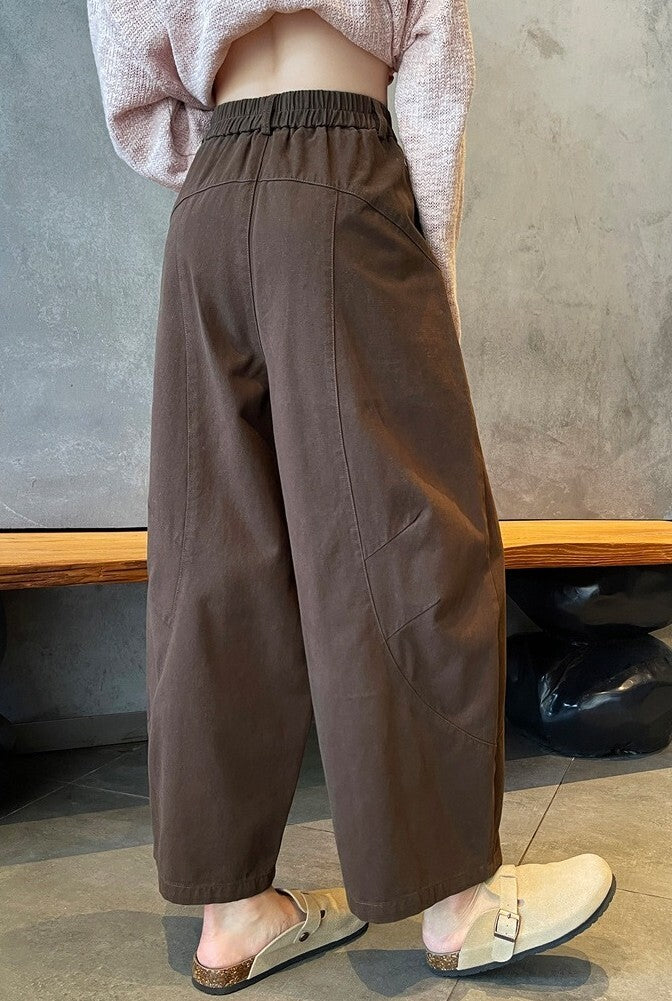 レディース ボトムス パンツ コットンパンツ ワイドパンツ カーブパンツ ワイドカーブパンツ コットン ボリューム ワイド ファスナー ポケット ハイウエスト 綿 かわいい 大人可愛い シンプル カジュアル おしゃれ かっこいい こなれ感 ラフ ルーズ 主役級 存在感 抜け感 キュート ベーシック ナチュラル 無地 デート お出かけ 女子会 休日 ショッピング カフェ 体型カバー 美脚 脚長 普段使い 着回し スタイルアップ スタイリッシュ XS S M L XL 2XL 3XL