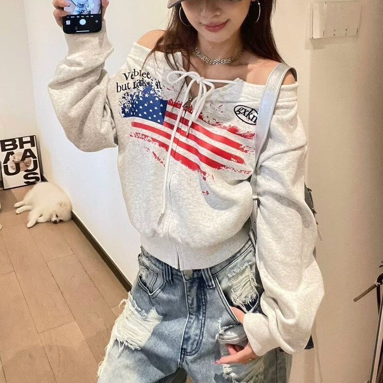 レディース トップス パーカー 前開き 長袖 オフショルダー ストリート ファスナー アメカジ かわいい カジュアル おしゃれ こなれ感 キュート 抜け感 アメリカン ナチュラル ロゴ 春 秋 ママ 学生 学校 通学 デート お出かけ イベント 旅行 女子会 休日 ショッピング お花見 ライブ フェス カフェ 普段使い 着回し M L XL オフホワイト ベーシックカラー