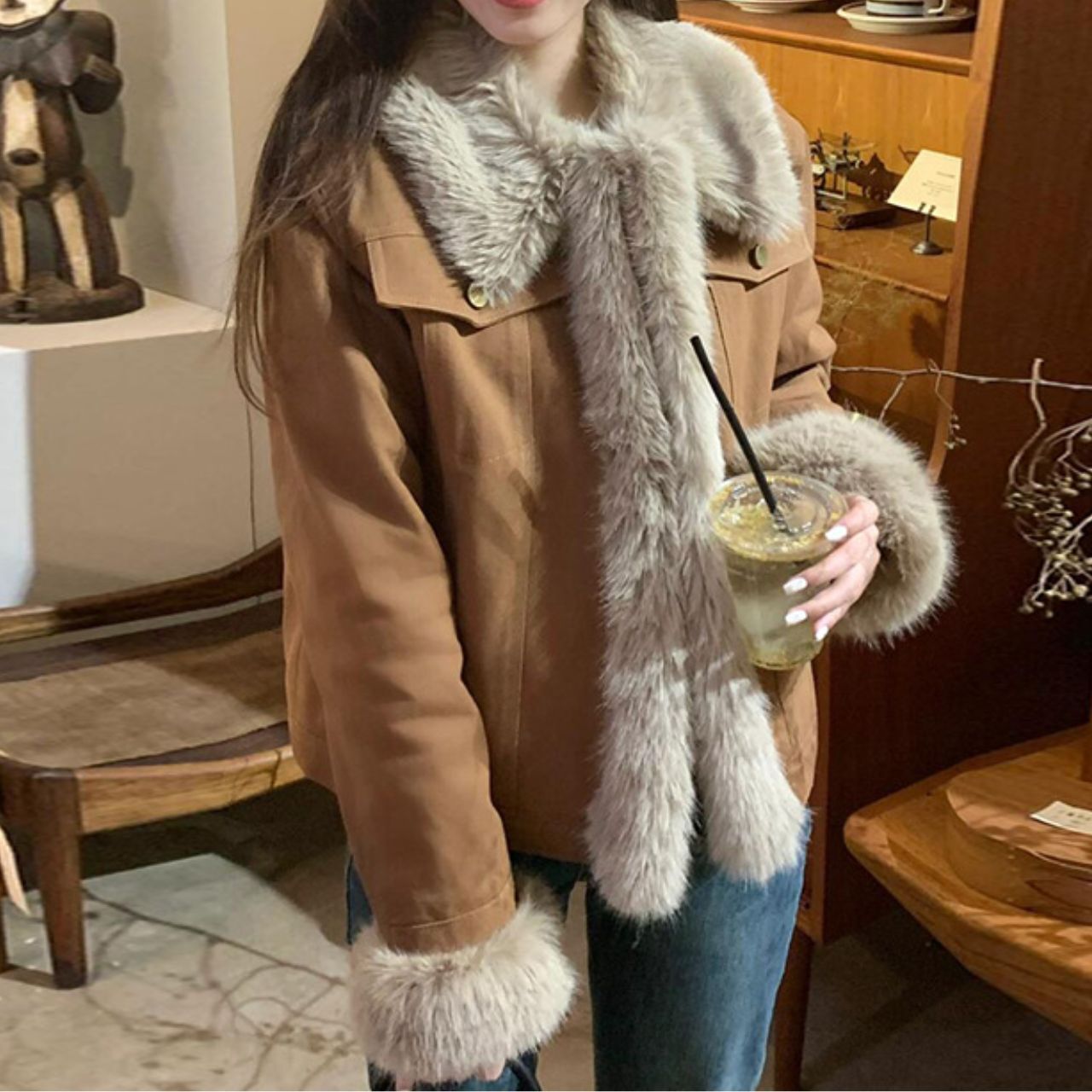 レディース コート ムートンコート フェミニン 大人可愛い きれいめ カジュアル おしゃれ かっこいい レトロ こなれ感 エレガント とろみ感 抜け感 キュート 都会的 ラグジュアリー 春 秋 オフィス OL 通勤 学生 通学 デート お出かけ 旅行 レストラン 公園 女子会 休日 ホテル ショッピング カフェ ランチ 重ね着 韓国 オルチャン コーデ 楽ちん 暖かい 防寒 プチプラ 普段使い 着回し モテ トレンド 流行 インスタ映え 定番 S M L XL 黒 ブラック 茶色 ブラウン 大人カラー