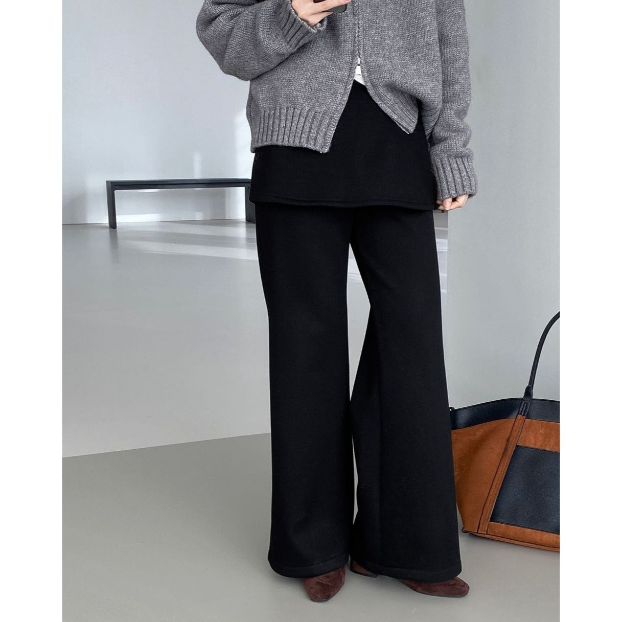 スカートレイヤード レディース パンツ ボトムス ロングパンツ ワイドパンツ フレア 切り替え ドッキング ハイウエスト 裏起毛 きれいめ シンプル カジュアル おしゃれ こなれ感 ラフ 抜け感 無地 秋 冬 ママ デート お出かけ アウトドア イベント 旅行 女子会 休日 ショッピング ライブ カフェ モノトーン 防寒 体型カバー 脚長 普段使い 着回し S M L 黒 ブラック ダークグレー グレー ベーシックカラー 大人カラー