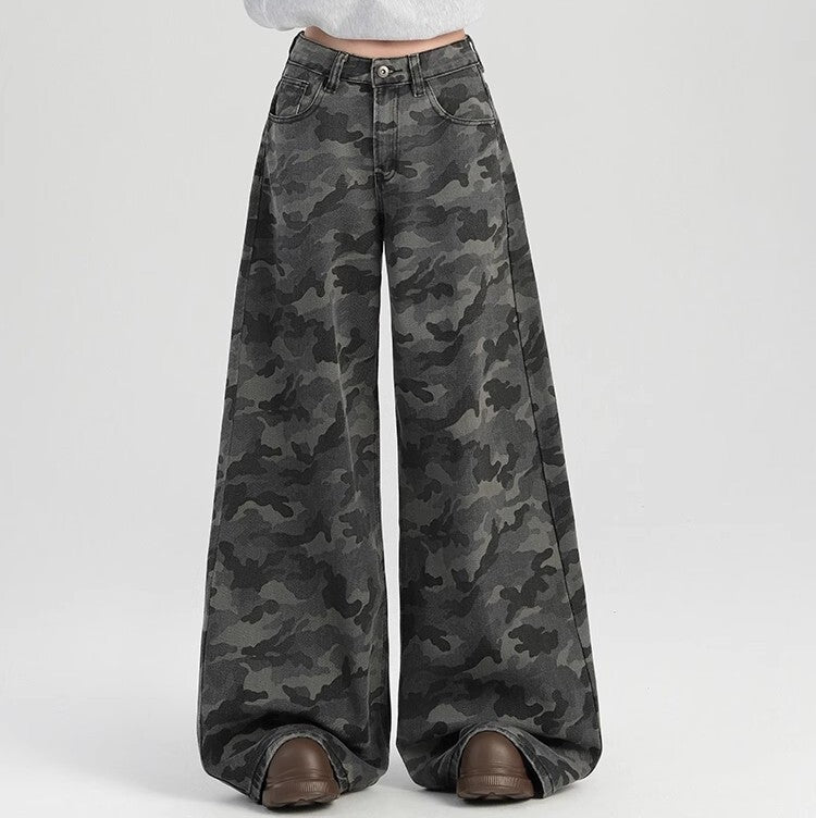 レディース パンツ ボトムス Gパン ロングパンツ ワイドパンツ デニムパンツ ロング 丈長 ワイド ストレート 裾ワイド ストリート ポケット ボタン アメカジ デニム カラーデニム カジュアル おしゃれ かっこいい こなれ感 ラフ メンズライク ボーイッシュ クール 抜け感 ワイルド 迷彩 カモフラージュ 春 夏 秋 冬 オールシーズン シーズンレス ママ 学生 学校 通学 お出かけ アウトドア 旅行 女子会 休日 ショッピング ライブ フェス ランチ S M L XL 2XL 大きいサイズ グレー