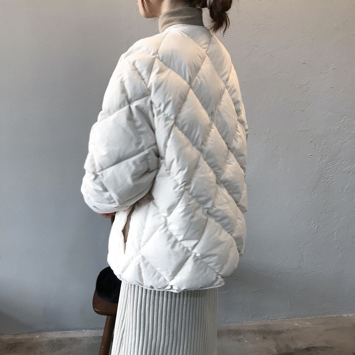 レディース ジャケット 長袖 ゆったり オーバーサイズ 秋冬 秋 体型カバー ショート キルティング 冬 ダウン 薄手 襟なし タイ アウター ポリエステル ダウンジャケット